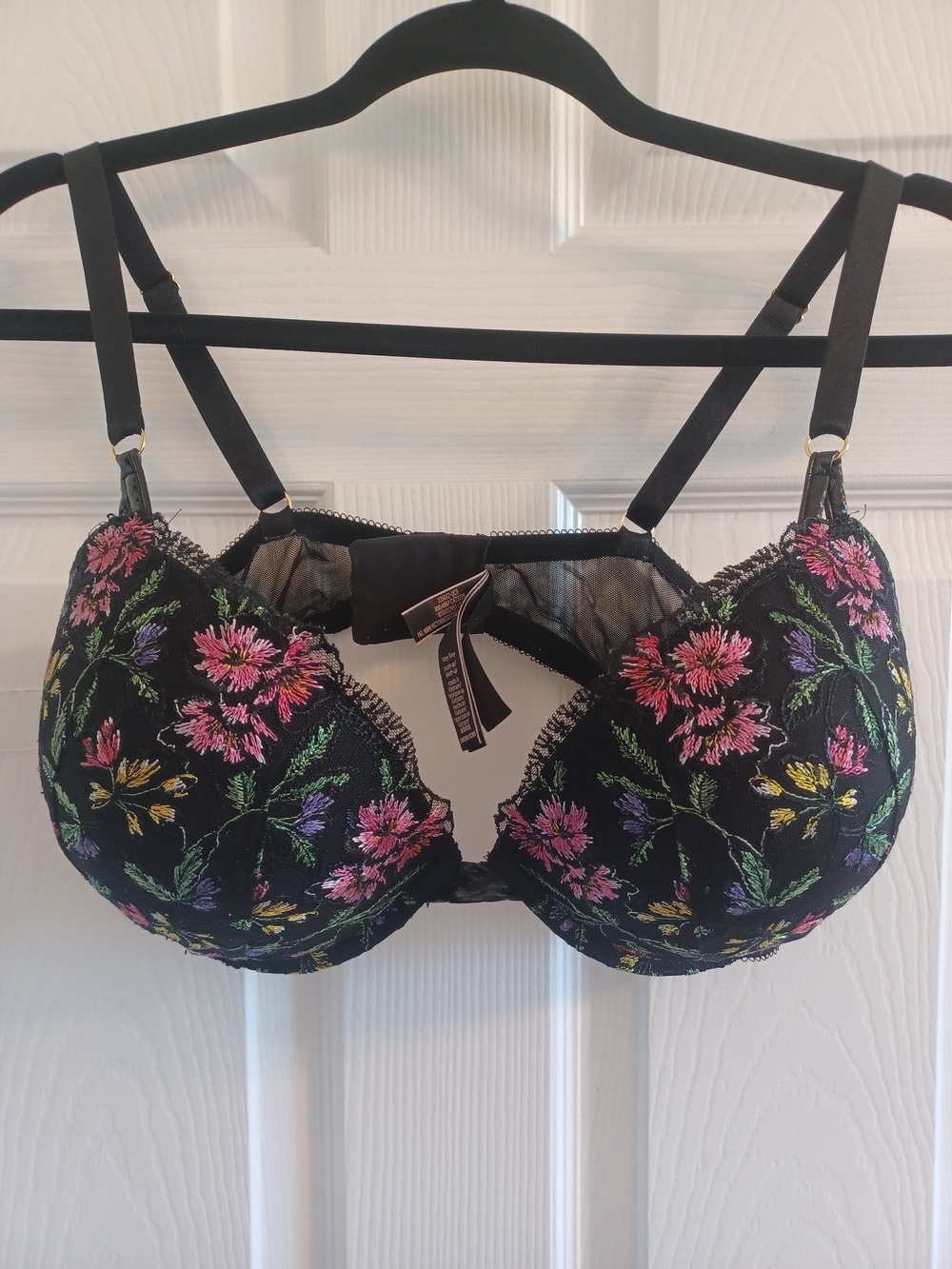 Victoria's Secret Very Sexy Black Floral Embroidered Underwire Padded Bra 38DD